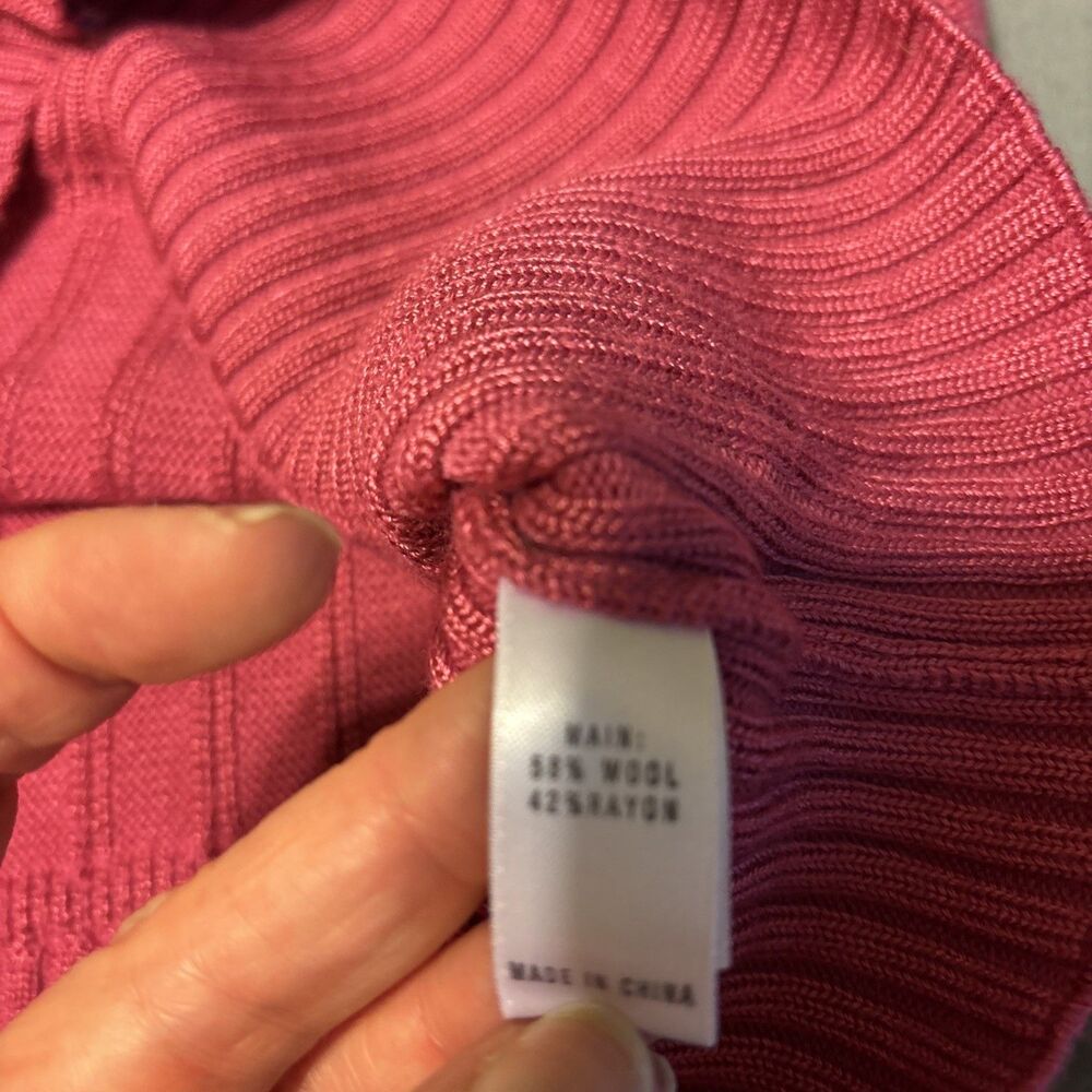 St John Wool Blend Women’s Pink Cropped Short Sleeve Sweater - Picture 6 of 7